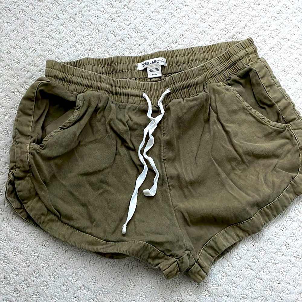 Womens billabong shorts - size small